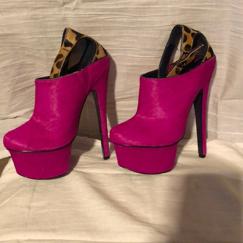 London Trash Wynn heels in Pink Pony real fur